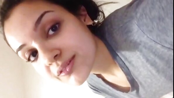 Gorgeous Latina lady has curvy shapes and good pussy to penetrate